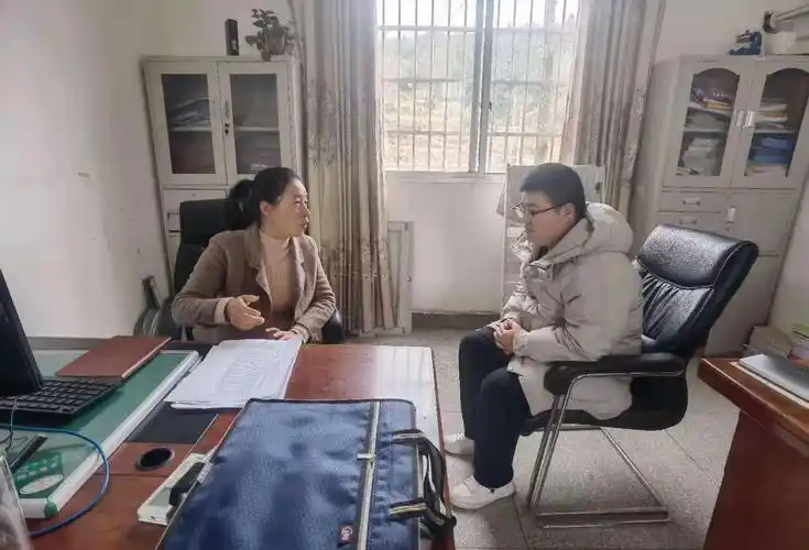 凝聚人心——望仙小学开展校级,各处室干部及村小校长谈心谈话活动