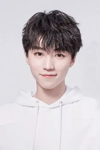 王俊凯让人迷惑的新款广告海报,彷佛看到了他30岁时候的样子!