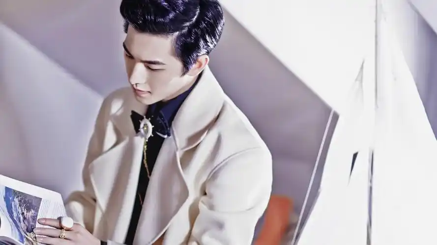 小鲜肉杨洋芭莎写真高清电脑桌面壁纸下载4