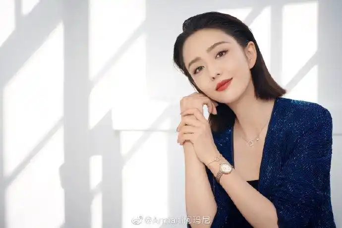 8 佟丽娅】徜徉霓裳之间,印刻时间的轨迹.