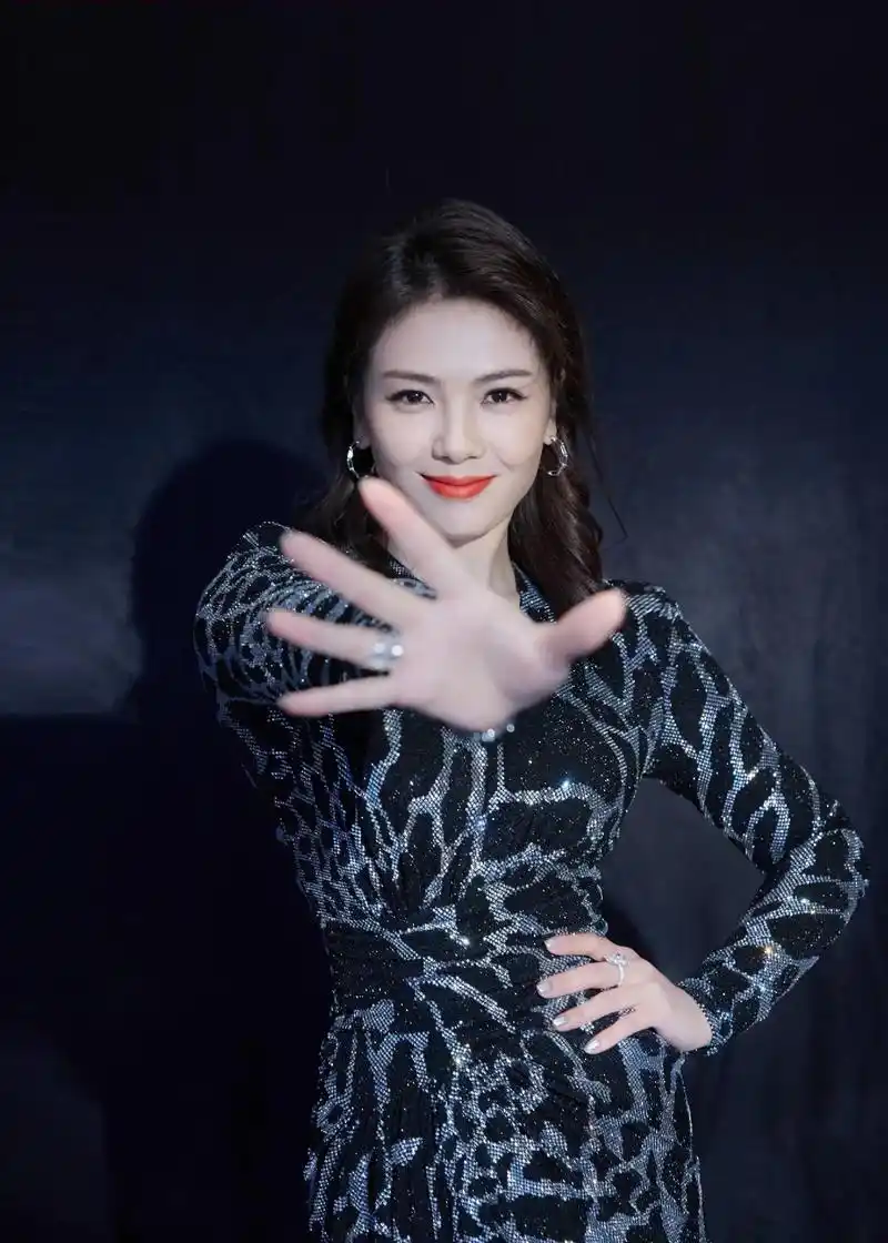 气质女神穿搭#女明星#刘涛 - 抖音