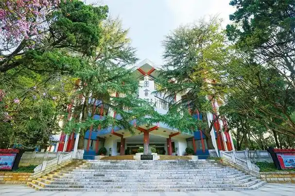 2023昆滇名高中|云南民大附中:莘莘学子醉书怡情,力学奋进的理想圣地