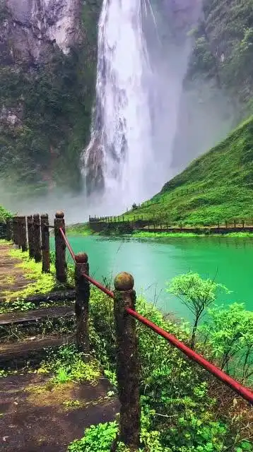 山清水秀,鸟语花香,人间仙境