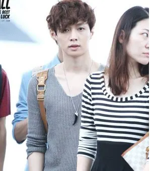 张艺兴女友李琪琪照片和资料