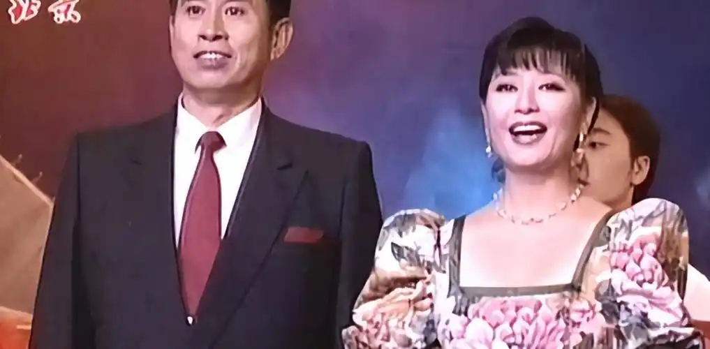 回顾殷秀梅不顾父母反对和前夫离婚又嫁法国贵族现无子成遗憾