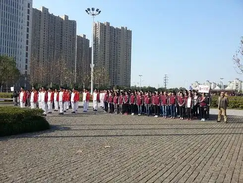 合肥八中高一年级第十周升旗国旗下讲话八中校服文化礼仪