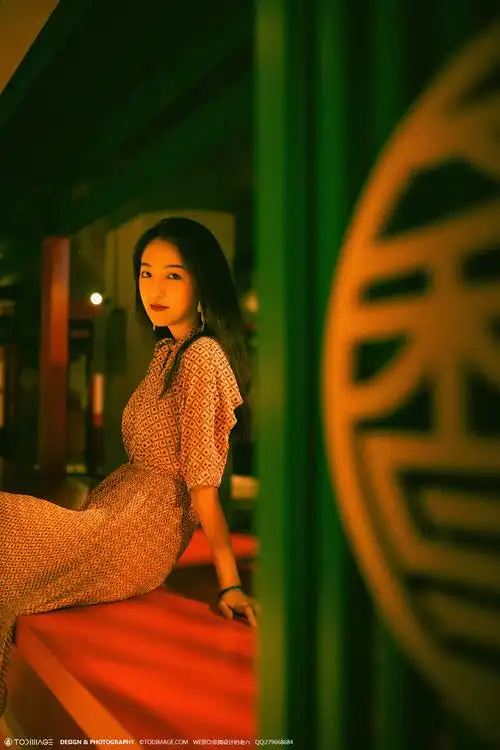 港风复古人像姊妹