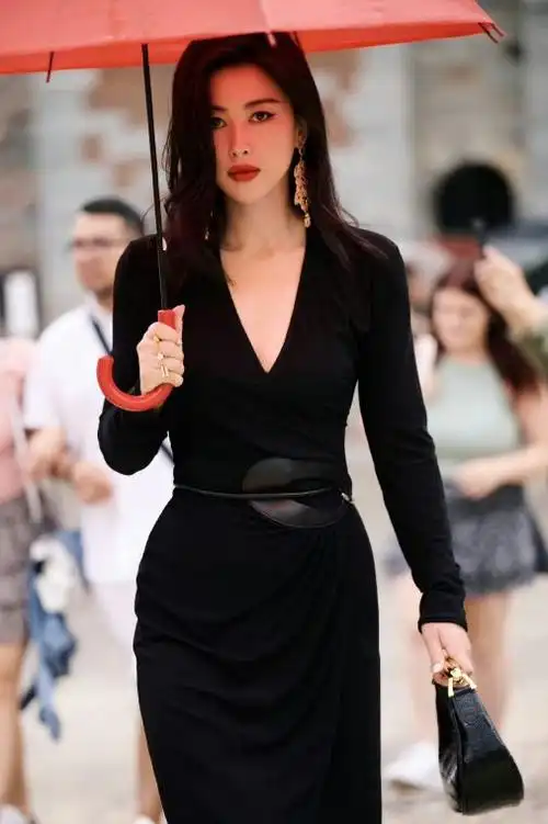 朱珠惊艳亮相米兰时装周引领时尚潮流风潮