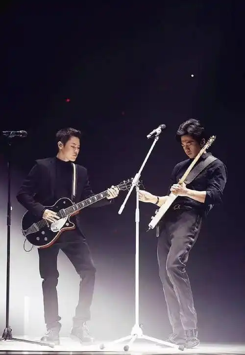 说真的,被李健和梁博的第 1 次合唱惊艳到了