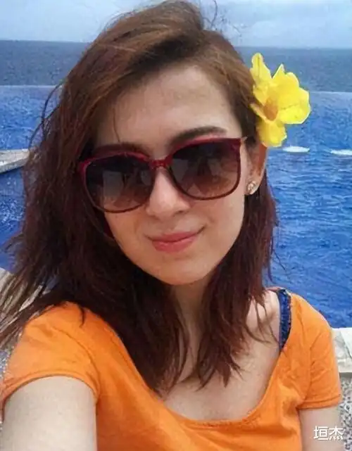 李易峰|尼格买提:30岁娶帕夏古丽,结婚9年无儿无女,风光背后有心酸