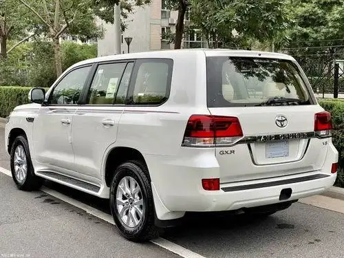 进口丰田霸道v8价格在3755万元.