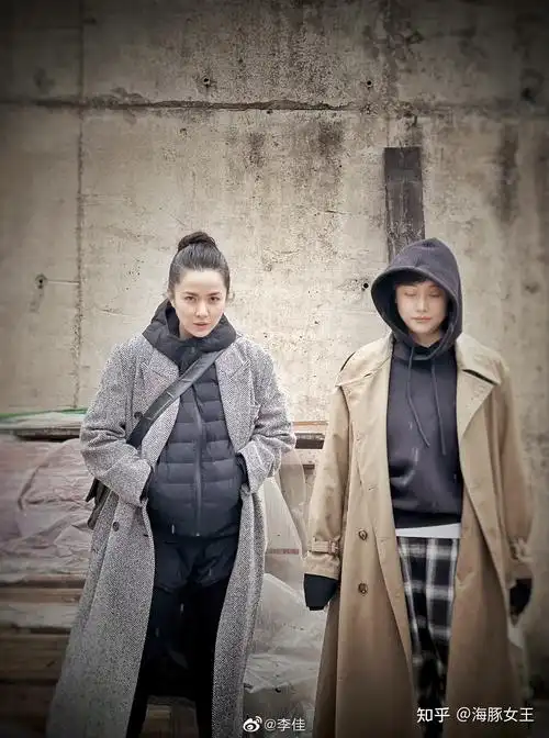 和李佳通过出演电视剧《青春不言败》相遇,彼此的李佳在2006年的时候