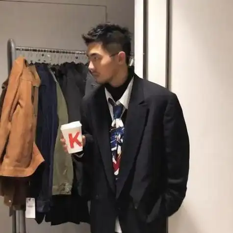 40男人生活照做头像 男生头像图片大全 -【爱个性】