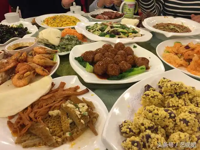 堂弟二胎满月酒30岁大哥又遭急催婚700一桌22个菜量大味道好