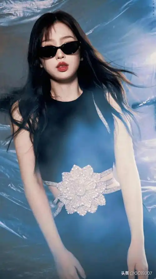 明星图片虞书欣