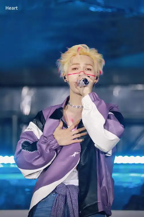 朱正廷超话#朱正廷成都欢乐谷大运音乐节#很幸运喜欢你今晚舞台超a超