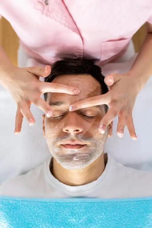 男士美容:三个步骤护理,让肌肤更嫩滑