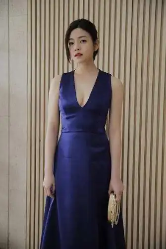 最让人害羞的穿帮,陈晓抱陈妍希露啥了,细看一下好尴尬