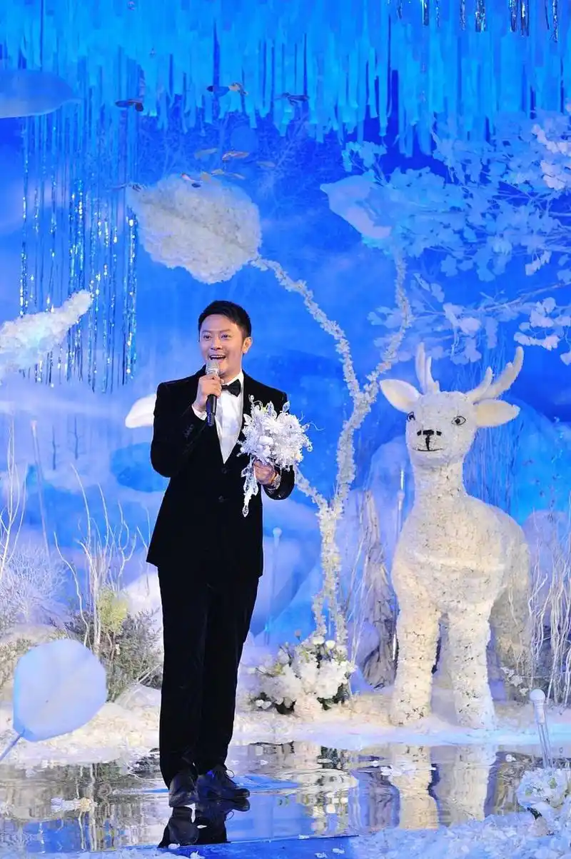 "妻子的谎言"-印小天与哈琳娜 印小天1978年出生于辽宁沈阳市,8岁进入