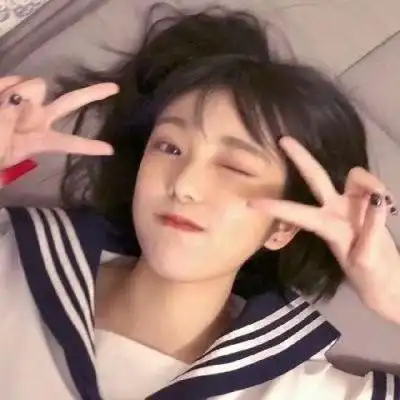 可爱卖萌剪刀手女生头像