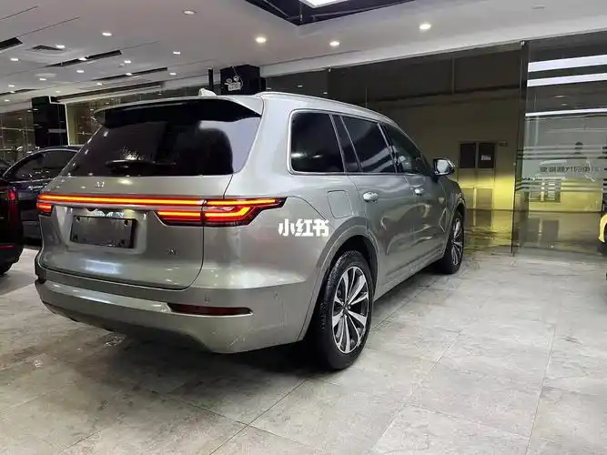 来两台特价21款理想one →21款21年6月上牌理想one,银外白内,安全行驶