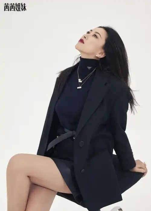 演员朱珠真实的是吸引人的