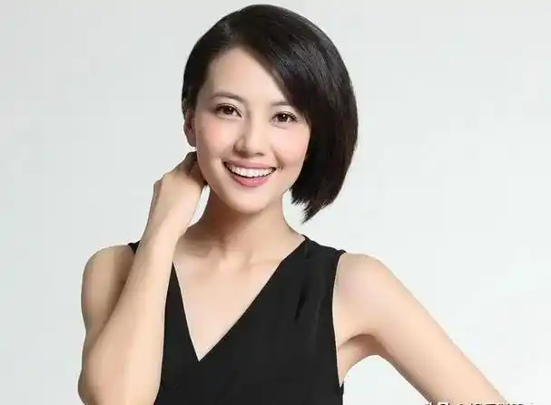 她以前可是很多男生的理想型,演过好多戏,长得超级漂亮,所以大家都叫