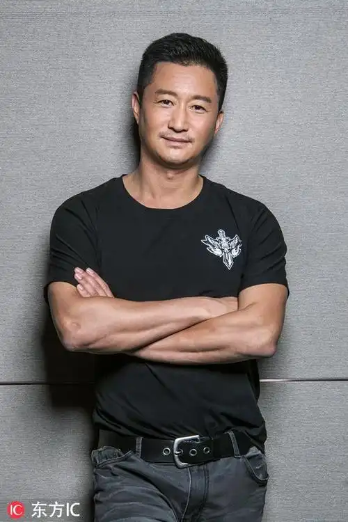 吴京拍摄战狼2采访(吴京拍战狼2差点)(19)
