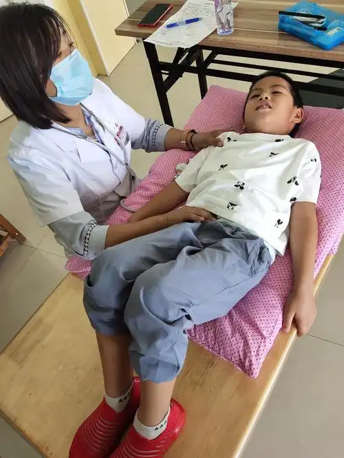 小体检,大健康 --记小太阳幼儿园蒙氏大五班"六一"体检活动