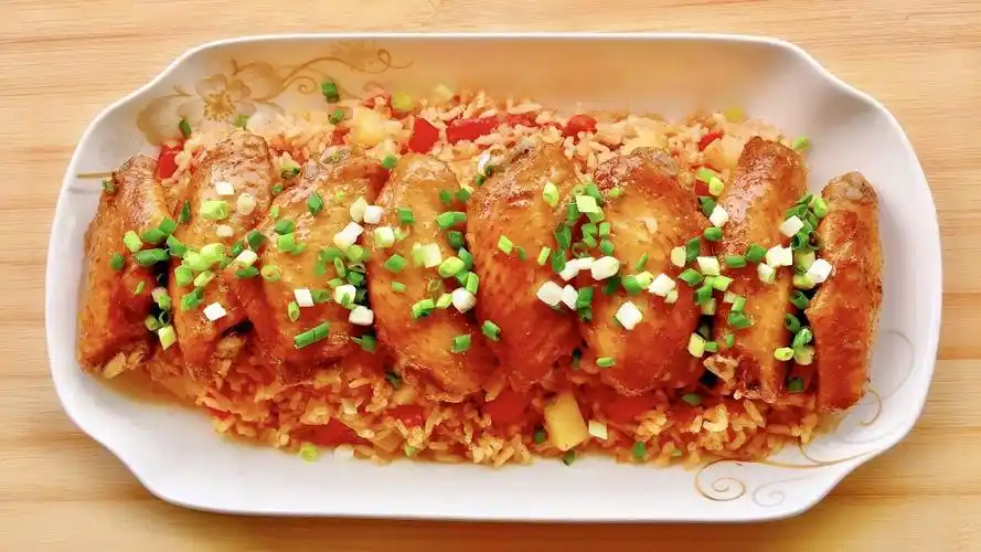 有菜有饭一锅出,电饭锅鸡翅煲饭,一个人也能吃得好!