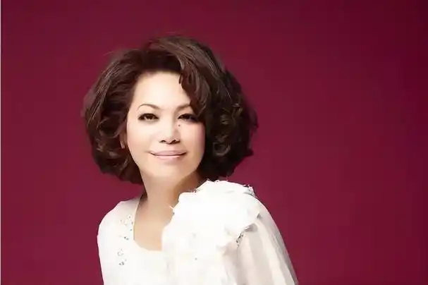 中国民歌十大女歌手,国内女歌手全部名单(华语乐坛十大殿堂级女歌手)