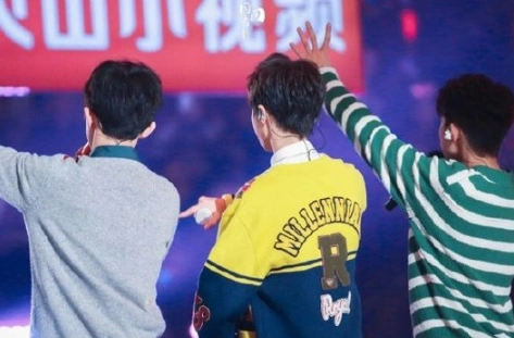 tfboys官博发三小只背影照,粉丝深情告白,后脑勺都折磨迷人!