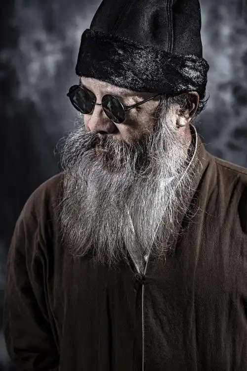 大胡子的潇洒,风采依旧