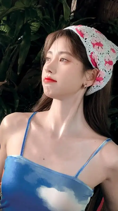 鞠婧祎白裙回眸