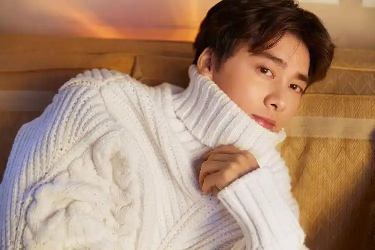 请收下这份李易峰2017年高清无水印台历美图_网易娱乐