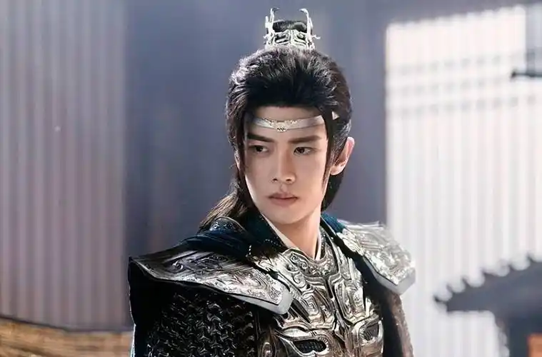 王一博在剧中的表现还是很令人惊喜的,他本身气质