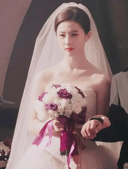 倪妮甜美,杨紫懵懂,看到刘亦菲:想娶她_感觉_宋茜_造型