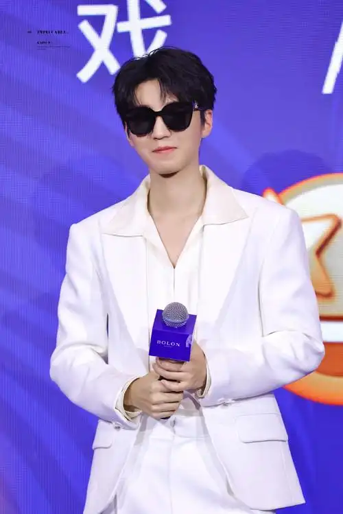 王俊凯ip正确手势正确##王俊凯暴龙活动