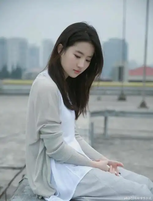 出道前期的刘亦菲也太惊艳了吧, 清纯又灵气, 很有"日系美"|妆容|发型