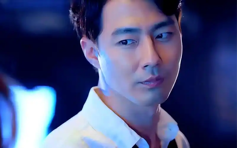 哦莫,太帅了.赵寅成