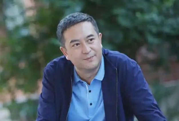 张嘉译藏了这么多年的妻子,竟然是她?