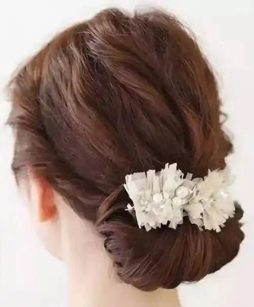 教大家几款盘头发方法:简单好看而且气质优雅