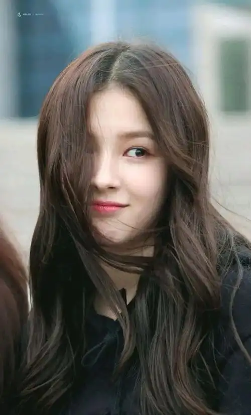 李承利个人资料韩国00后混血美少女微胖天花板高清写真集