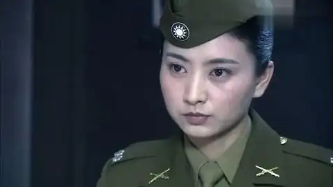 黎明前的抉择:美女亲自审讯犯人,到底是什么彻底激怒了她