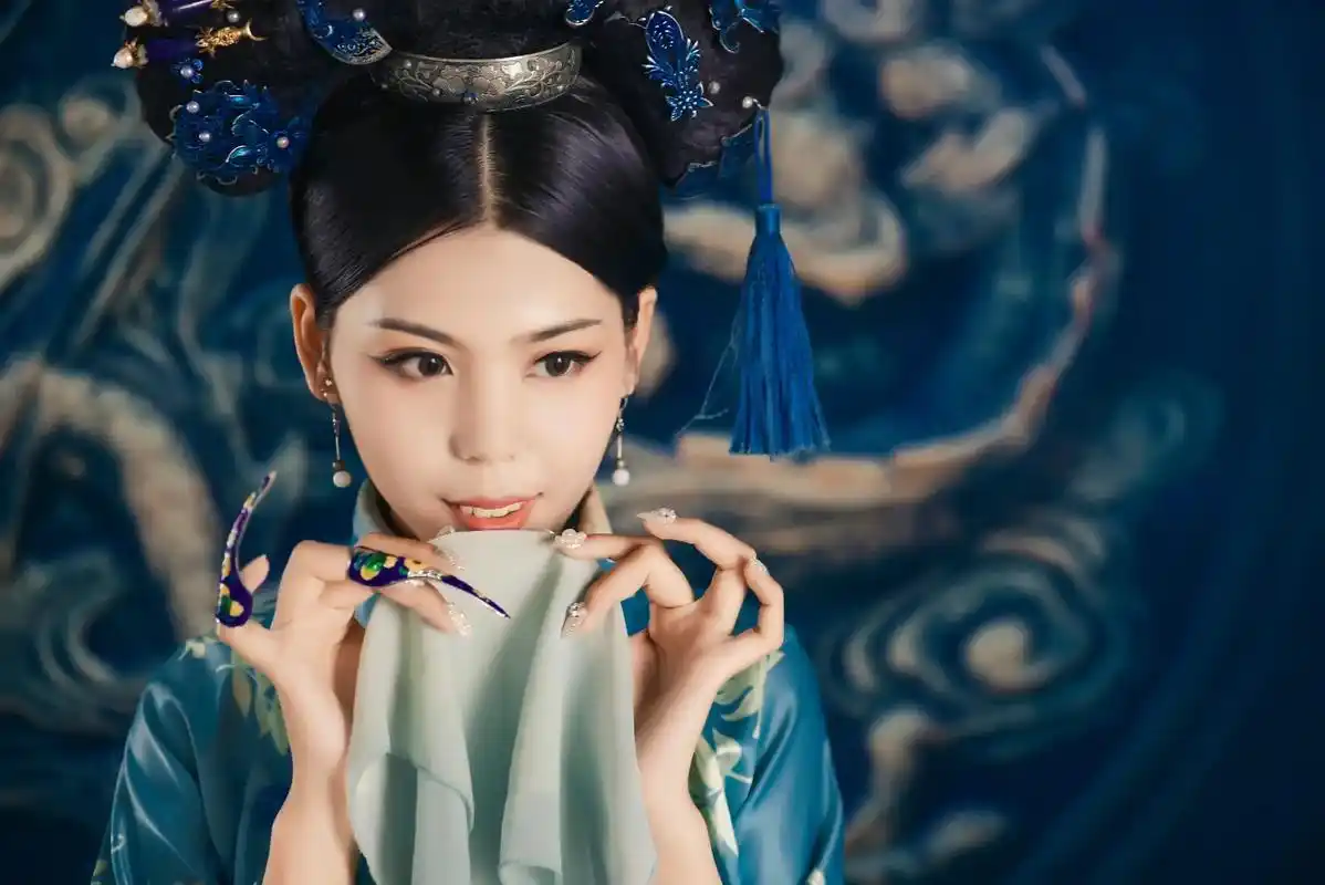 清朝服饰古风合集2,能看出是清朝妆造吗?#原来穿上古装 - 抖音