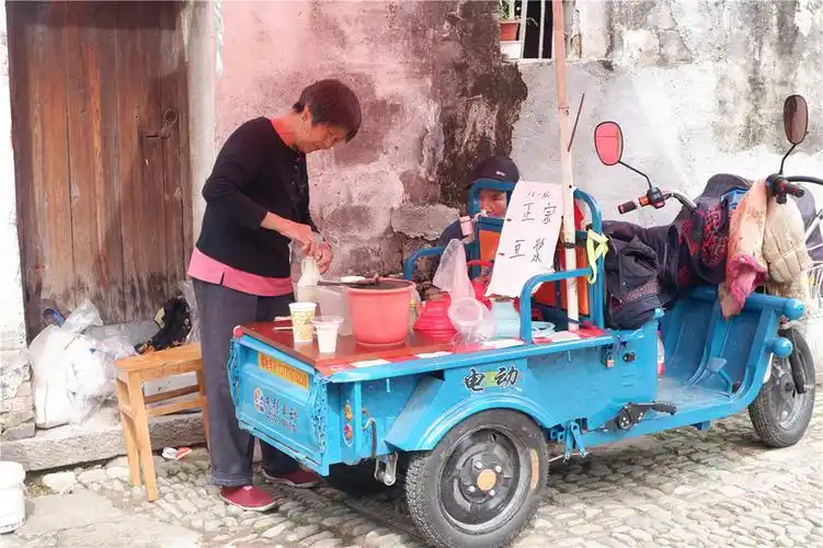 三轮车上的风情小吃——正宗豆浆
