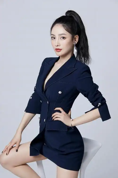 近日,90后女演员付美新剧《扫黑风暴》播出已接近尾声,在播出的第20集