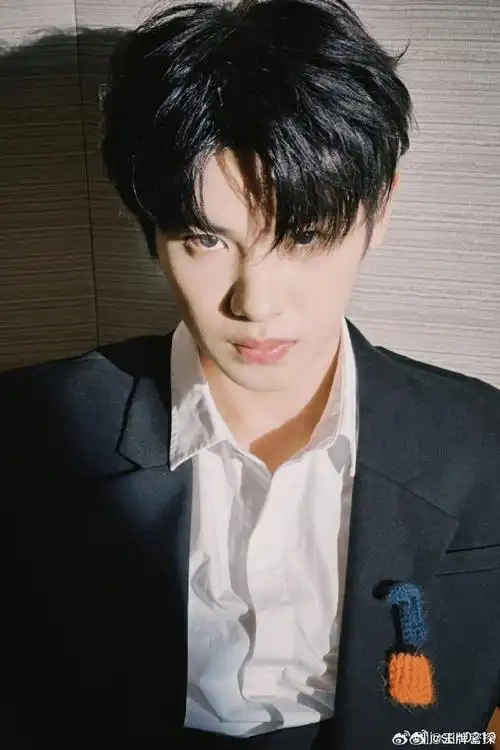 今晚乐华演唱会期待小贾!@jjjustin0219黄明昊超话#黄明昊