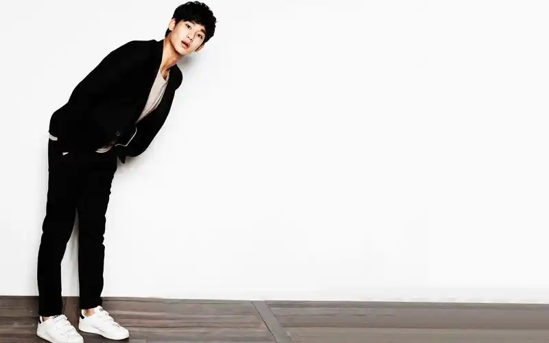 金秀贤韩国帅气男星1440900桌面壁纸