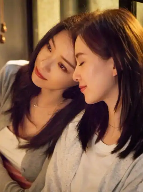 刘诗诗的优雅&倪妮的高级,黑白天鹅,太惊艳了!